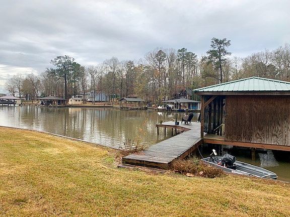 2nd image of 370 Possum Point Dr