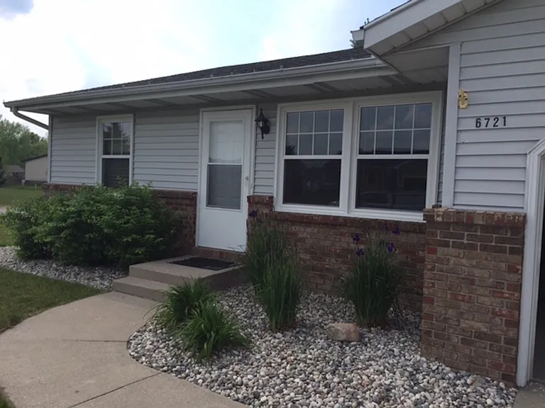 6721 Pleasantview St NE — Photo 4