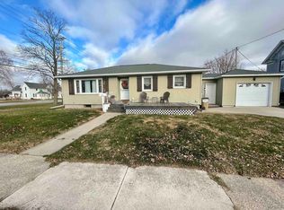 100 Gay St, Manchester, IA 52057