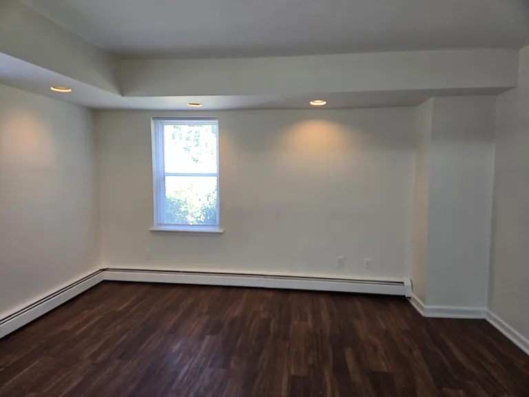 428 Elwood Ave #1N — Photo 3