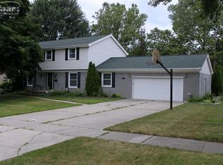11224 Stonybrook Dr, Grand Blanc, MI