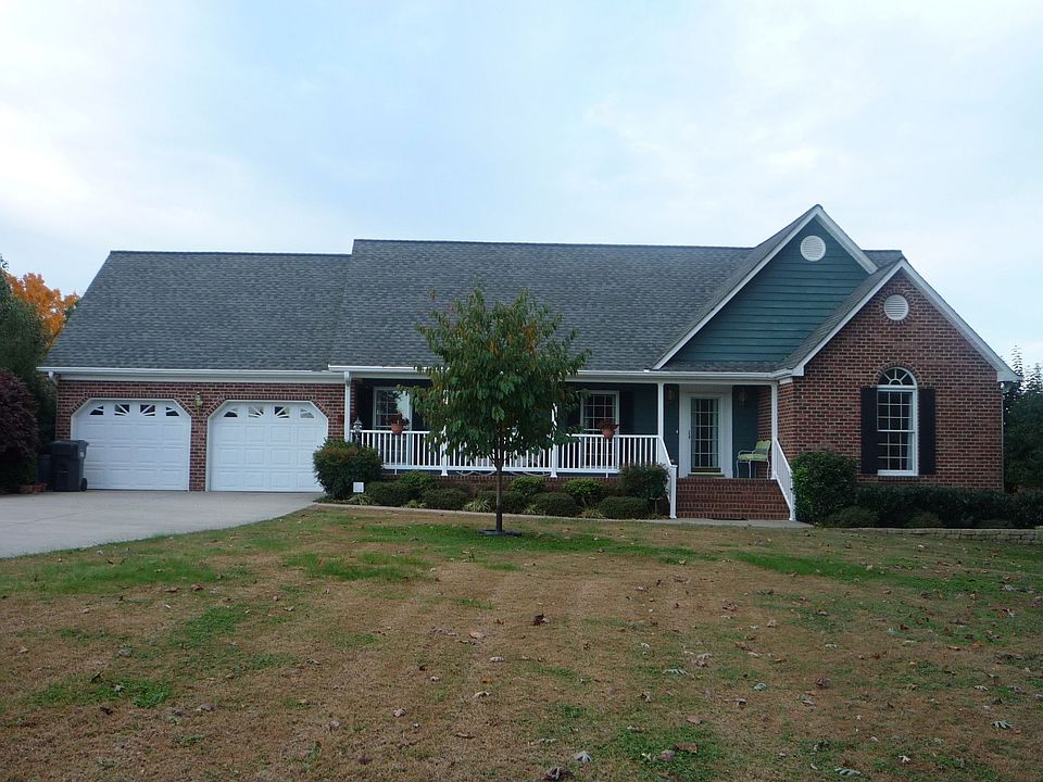 1st image of 210 Meadow Oaks Dr