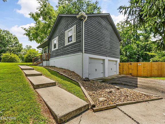 4th image of 1717 Penwood Dr