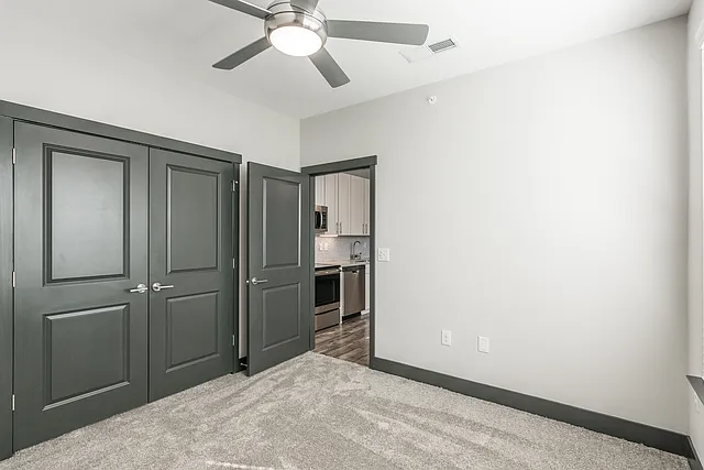 Vintage Gateway Apartments — Photo 20