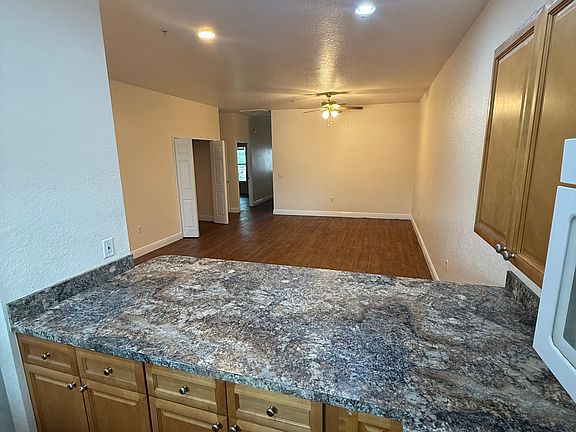 5th image of 10663 Lake Breeze Dr #10663