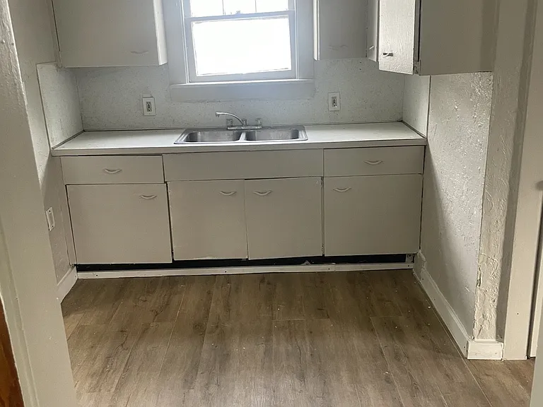 854 E Boston Ave — Photo 7