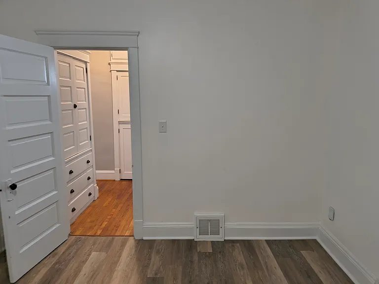 1440 Larchmont Ave #UPPER — Photo 17