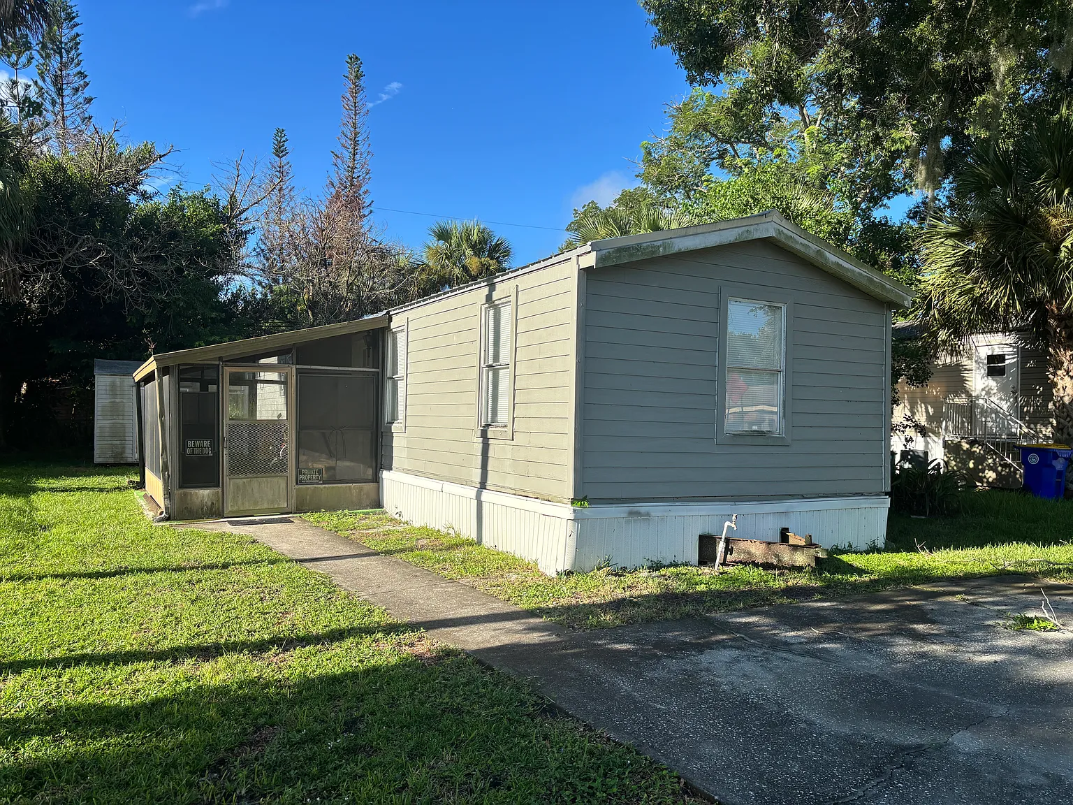 2 bed, 858 sqft, $1,300 — Photo 1