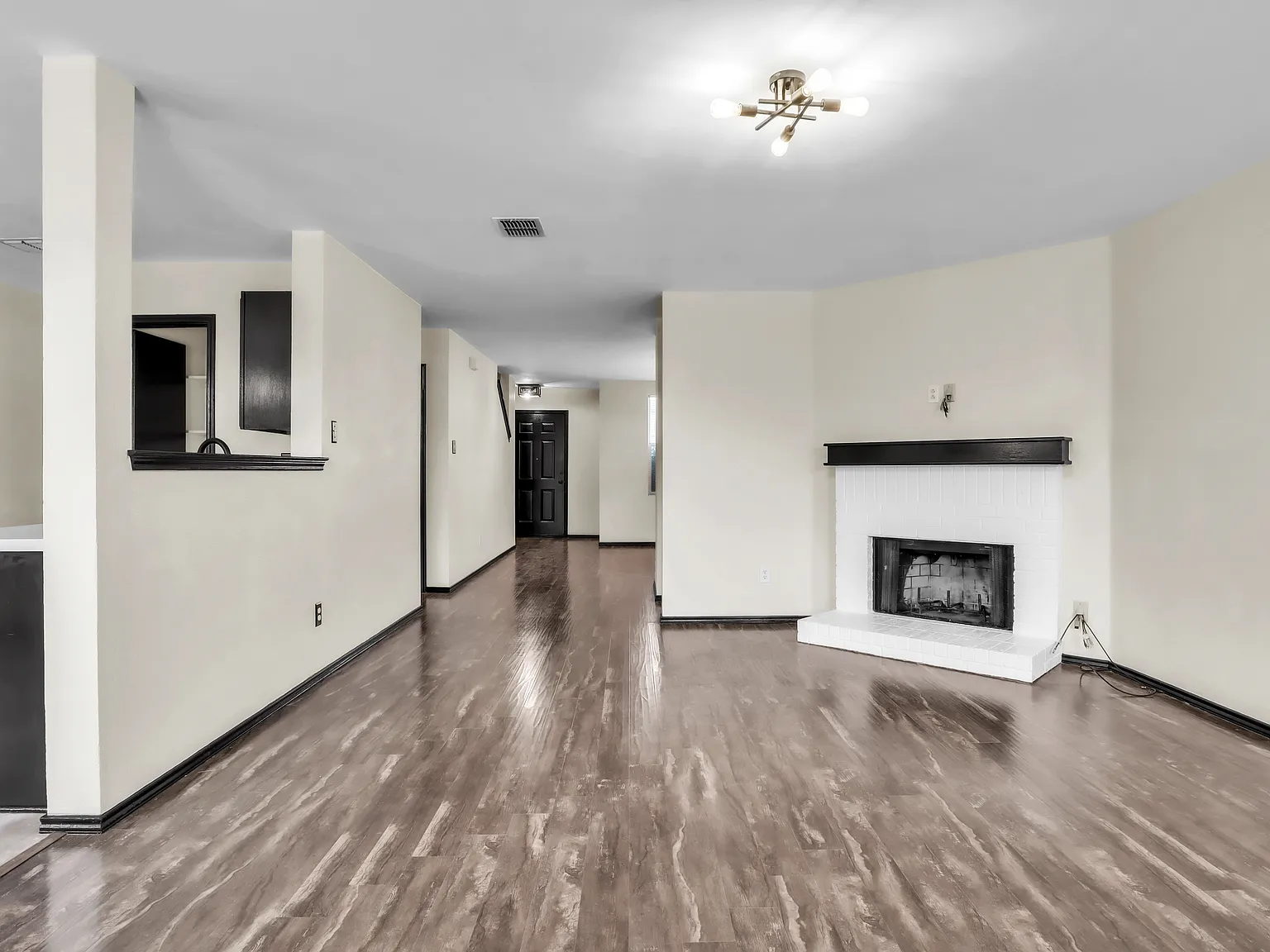 4 bed, 2532 sqft, $2,750 — Photo 3