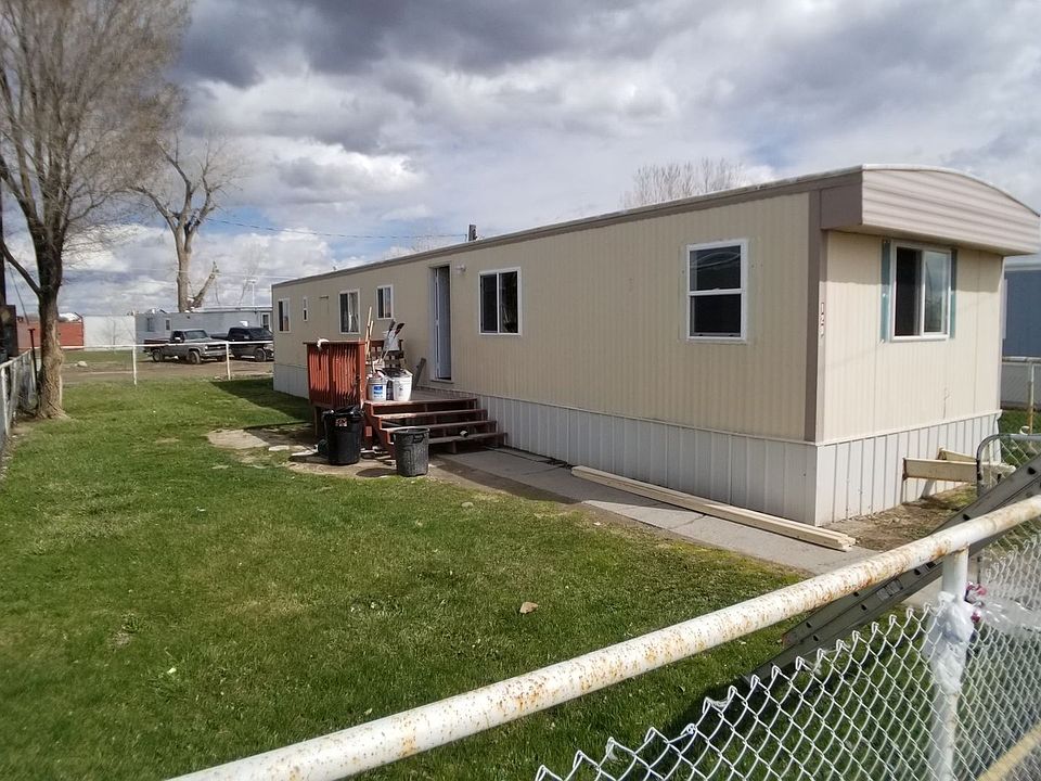 1st image of 120 Amy Lou Ln