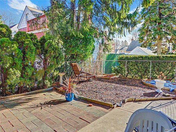 4th image of 2 Baxter Ave