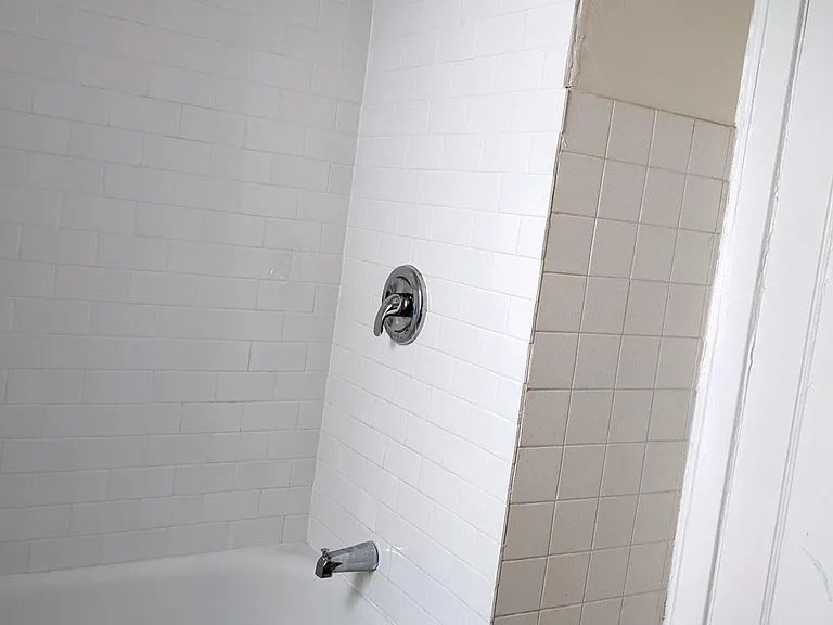 4419 W Irving Park Rd #3 — Photo 9
