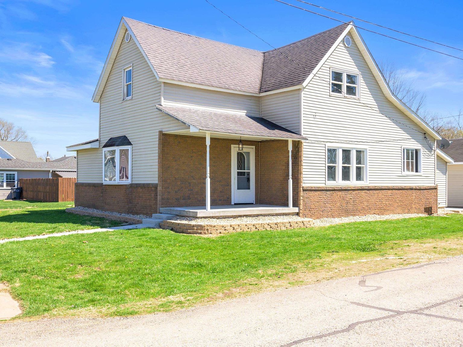 725 W 1st St, Albany, IN 47320 Zillow