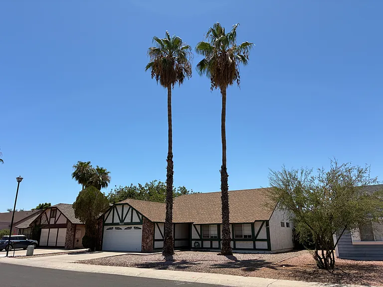 5637 W Yucca St — Photo 1