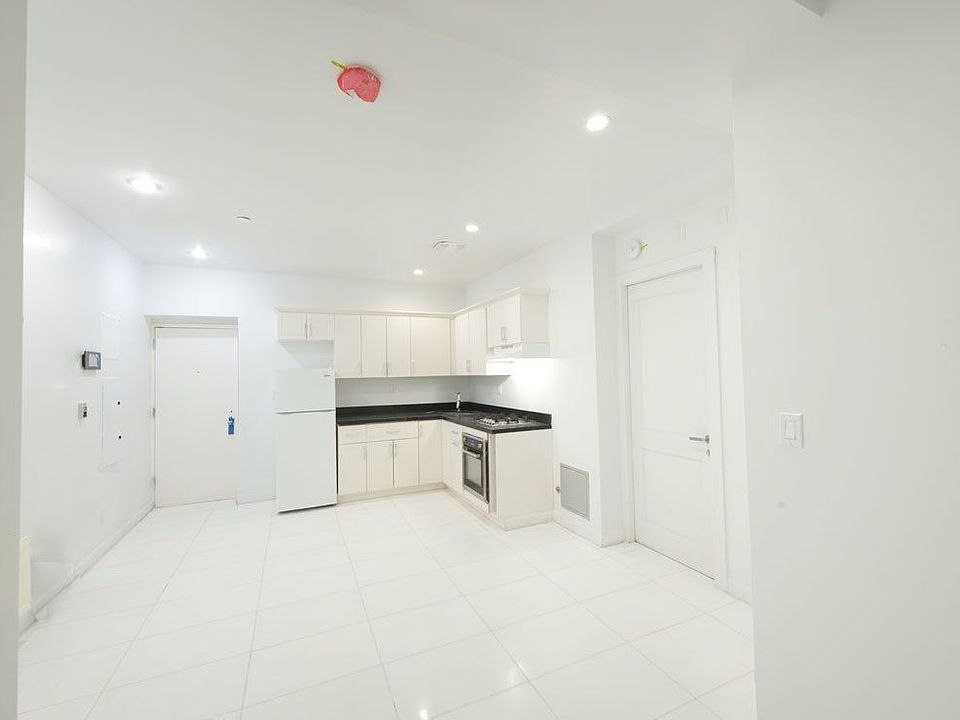 2nd image of 78 Herkimer St APT 106