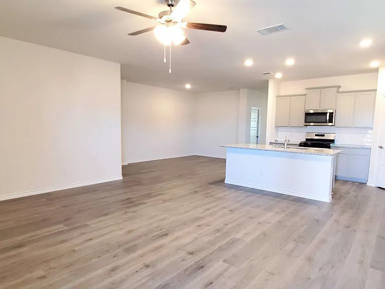 808 Marigold St — Photo 1