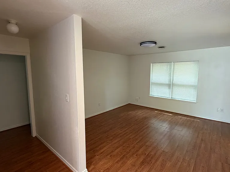 1841 N Seminole Ct — Photo 5