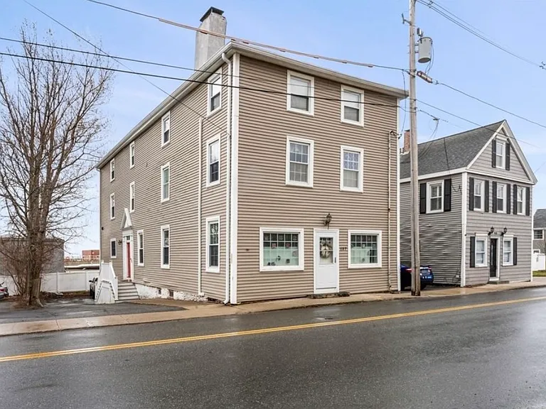 137 Water St #3 — Photo 20