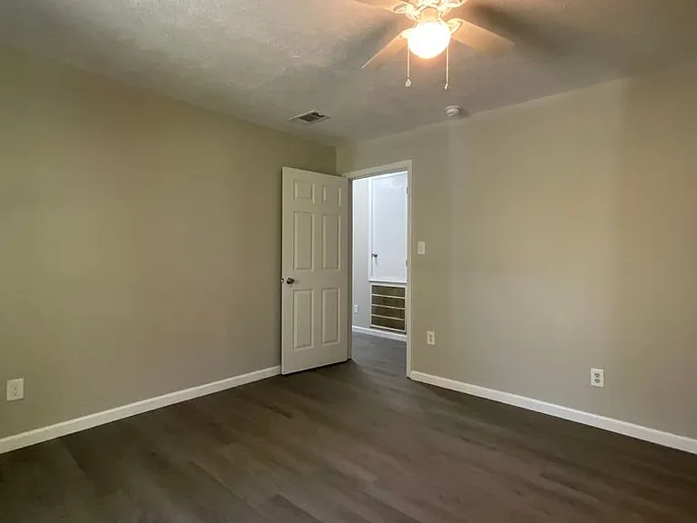 149 Lakeshore Dr — Photo 12