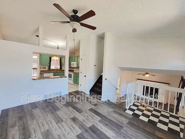 3415 Kirkwood Dr — Photo 4