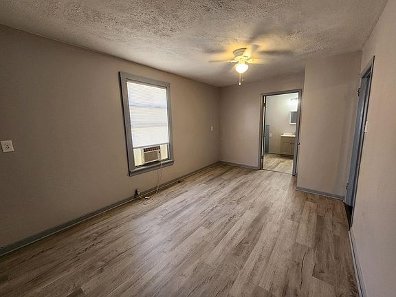 5th image of 318 W Houston St #F