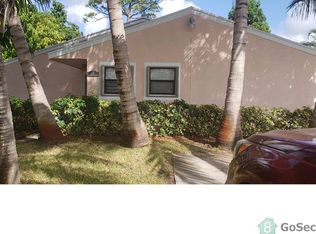 5913 Papaya Rd, West Palm Beach, FL 33413