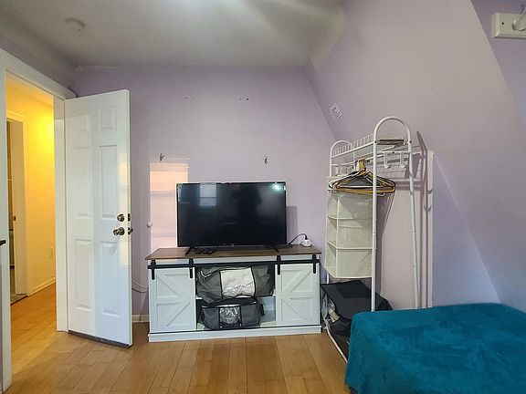 5th image of 42 49th St #3R