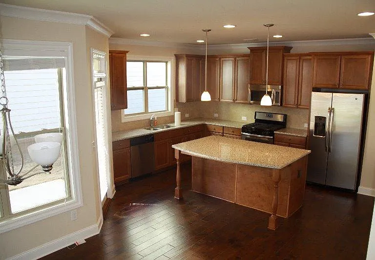 7055 Jamestown Dr — Photo 4