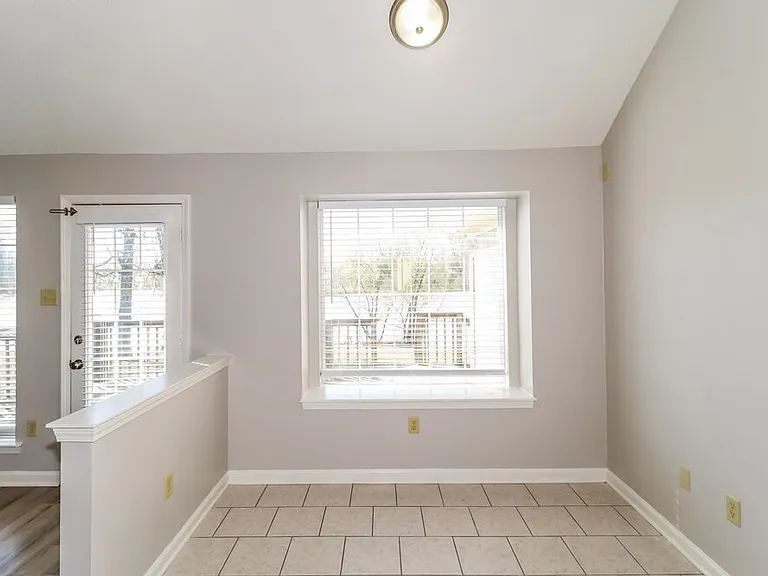 6175 Lake Front Dr — Photo 8