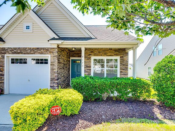 3rd image of 5173 Crystal Lakes Dr