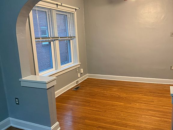3rd image of 4548 Flora Ave #1EAST