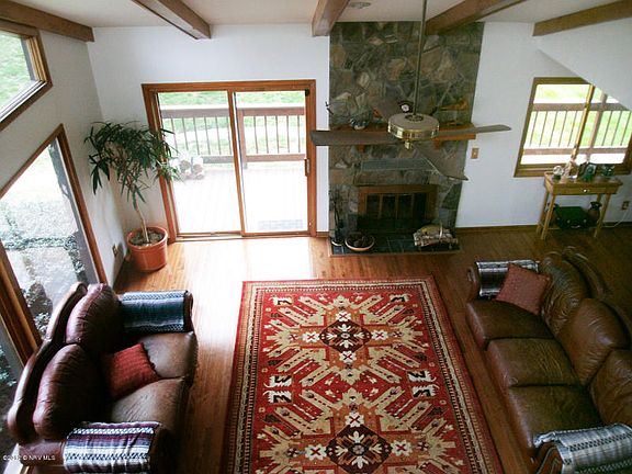 3rd image of 131 Lovely Mount Dr