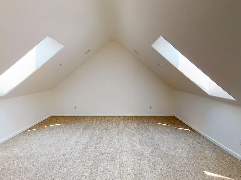 626 Broad St — Photo 17