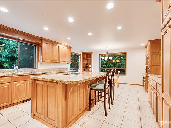 5th image of 18206 240th Avenue NE
