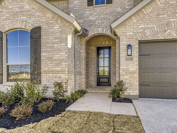 11528 Gloucester - Front Entryway