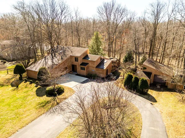 5509 W River Rd, Muncie, IN 47304