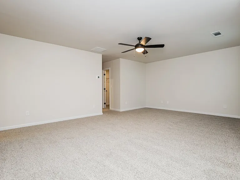 711 Berkeley Dr — Photo 9