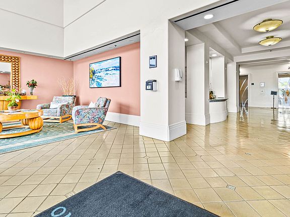 3rd image of 801 S King St APT 2206