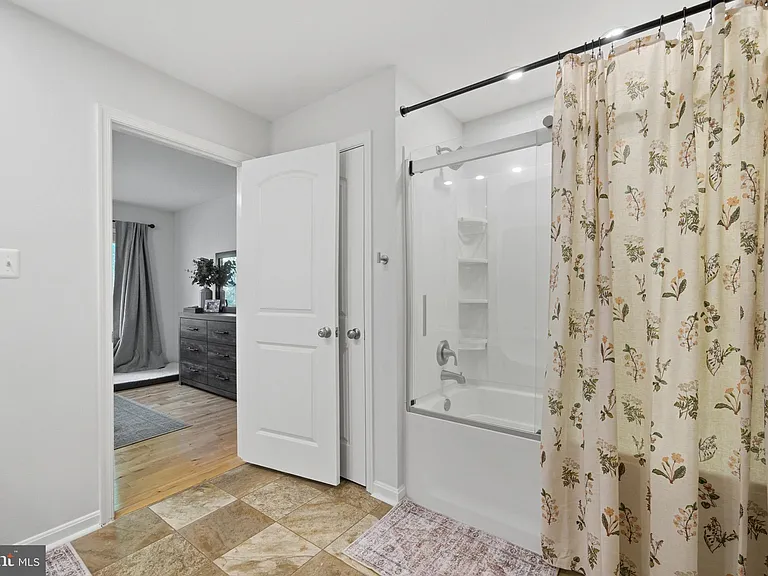 11431 Westmont Ct — Photo 52