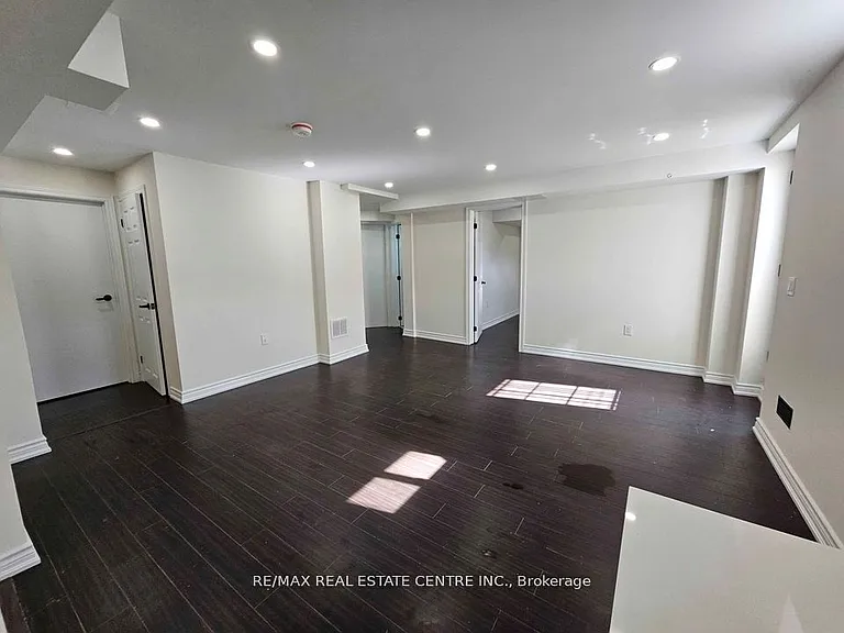 238 Rowe Ter #BASEMEN — Photo 6