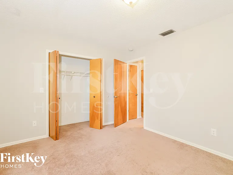 913 Sylvia Dr — Photo 12