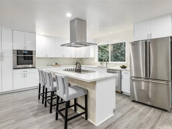 3725 Loulu St, Honolulu, HI 96822