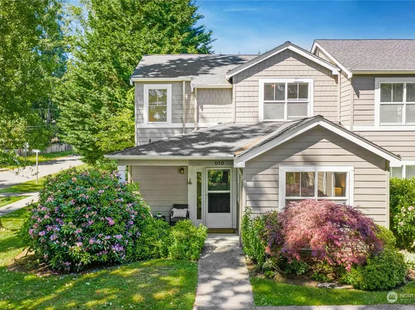 1220 Weaver Road NE #D10, Bainbridge Island, WA 98110