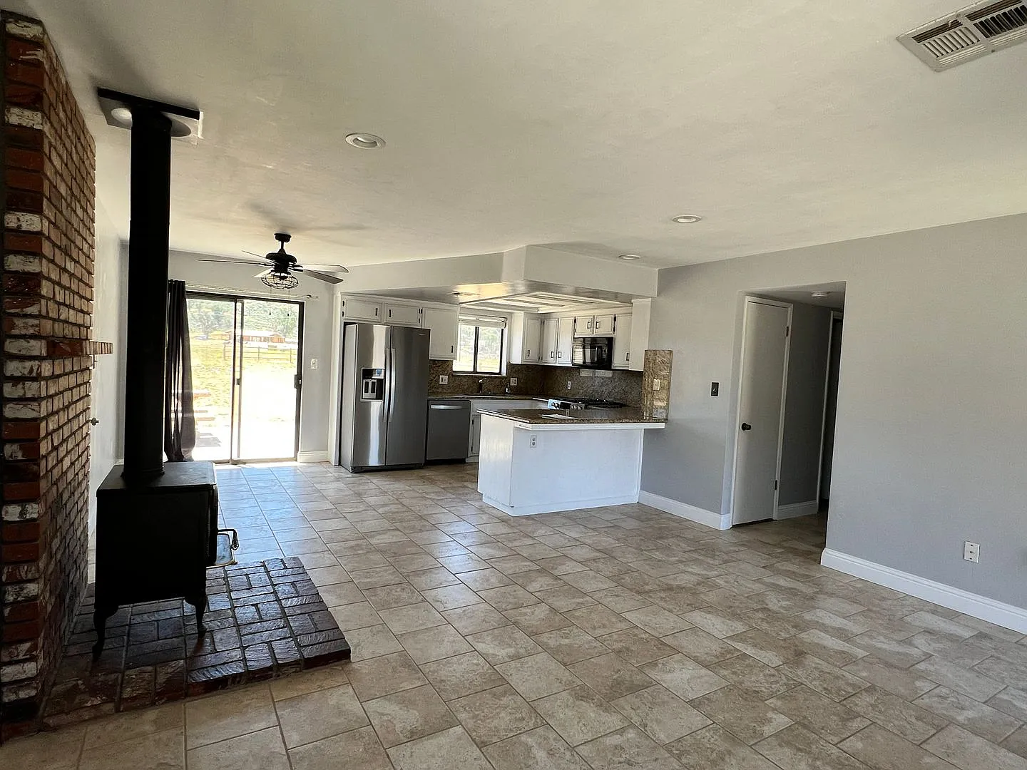 Beautiful Home 3BR/2Bath on Bear Valley Springs Valley Floor — Photo 4