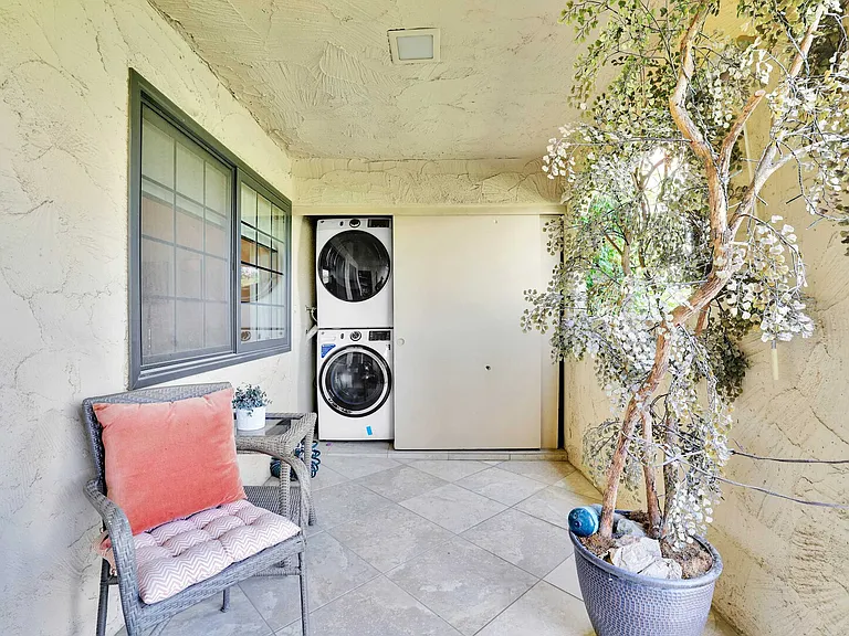 E Waverly Dr — Photo 18