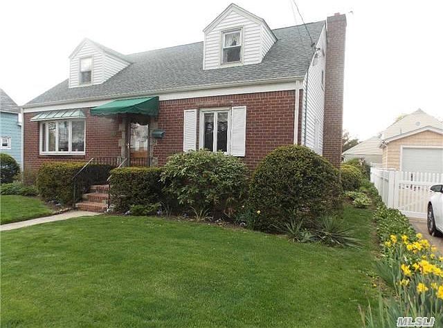 1st image of 115A S 10th St