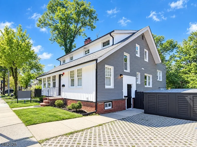 2 bed, 1.0 bath, $3,250 — Photo 4