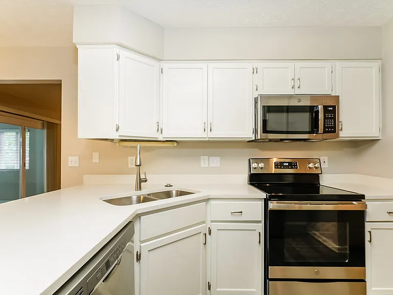 3124 Eastpointe Dr — Photo 8
