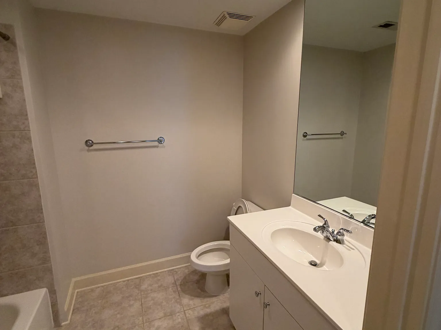 2 bed, 1100 sqft, $2,250 — Photo 2