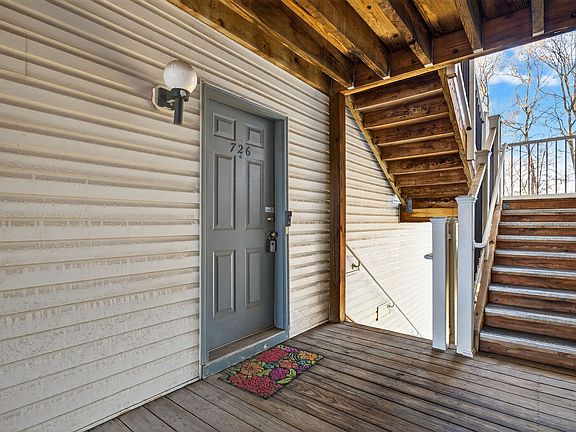2nd image of 726 Waterford Dr